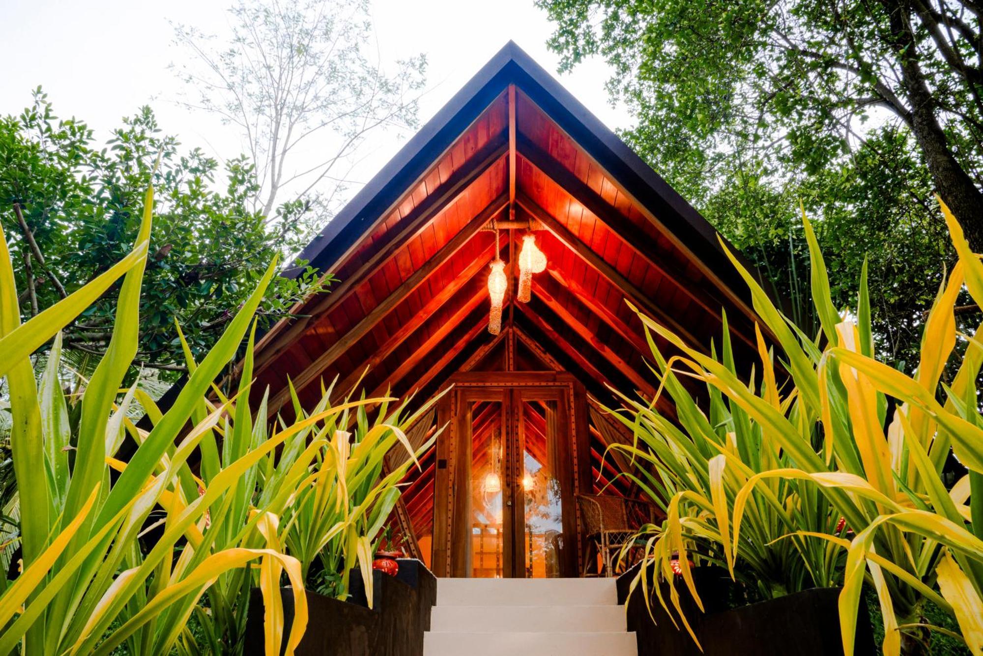 The Triangle Tangalle Exterior photo